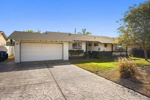 62 E Palomar Dr, Chula Vista, CA 91911