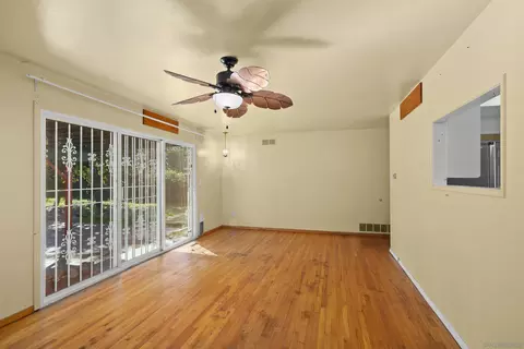 Living - 62 E Palomar Dr, Chula Vista, CA 91911 photo 3 of 4