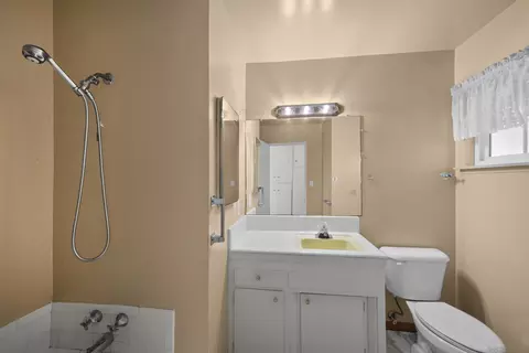 Bath - 62 E Palomar Dr, Chula Vista, CA 91911 photo 3 of 3
