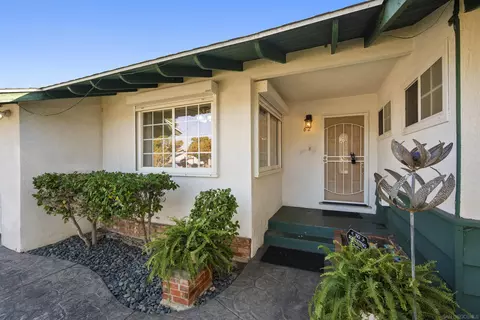Exterior - 62 E Palomar Dr, Chula Vista, CA 91911 photo 4 of 15
