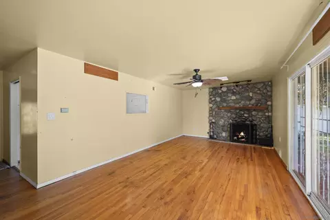 Living - 62 E Palomar Dr, Chula Vista, CA 91911 photo 1 of 4