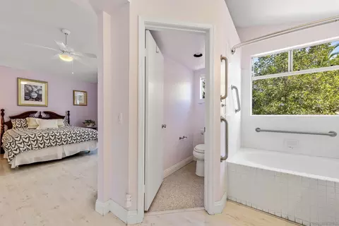 Bath - 2100 Waterside Dr, Chula Vista, CA 91913 photo 5 of 5