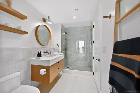 Bath - 1040 Genter St #203, La Jolla, CA 92037 photo 3 of 3