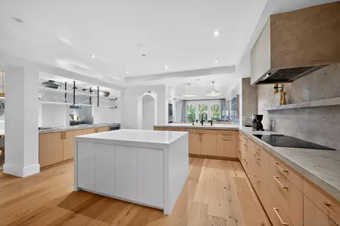 Kitchen - 1040 Genter St #203, La Jolla, CA 92037 photo 2 of 3