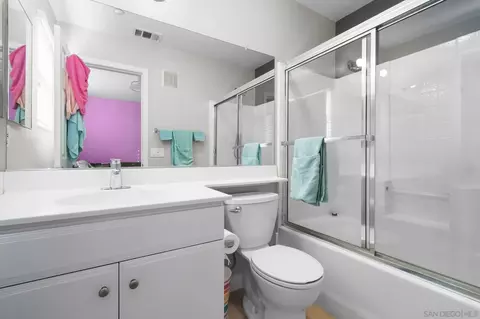 Bath - 10240 Daybreak Ln #2, Santee, CA 92071 photo 4 of 9