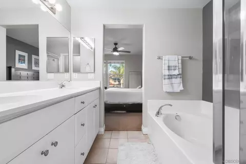 Bath - 10240 Daybreak Ln #2, Santee, CA 92071 photo 6 of 9