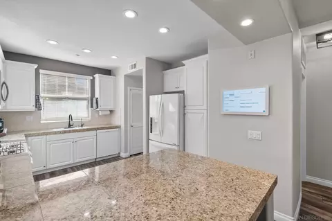 Kitchen - 10240 Daybreak Ln #2, Santee, CA 92071 photo 3 of 5