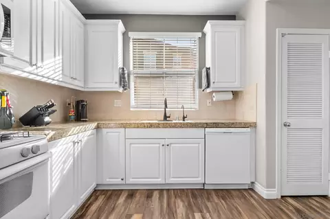 Kitchen - 10240 Daybreak Ln #2, Santee, CA 92071 photo 2 of 5