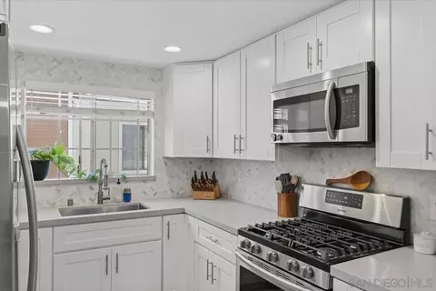Kitchen - 10180 Palm Glen Dr #53, Santee, CA 92071 photo 4 of 4