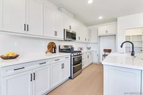 Kitchen - 650 Meadowood St #LOT 395, Fallbrook, CA 92028 photo 2 of 3