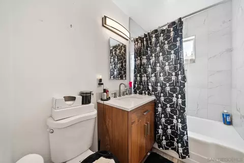 Bath - 1760 Olive Ave, Vista, CA 92083 photo 1 of 1
