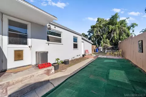 Exterior - 1760 Olive Ave, Vista, CA 92083 photo 5 of 7
