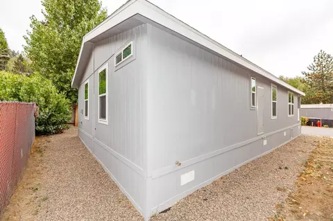 Exterior - 22899 Byron Rd #11, Crestline, CA 92325 photo 10 of 11