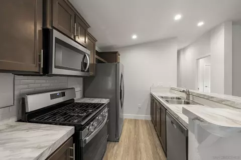 Kitchen - 22899 Byron Rd #SPC 108, Crestline, CA 92325 photo 2 of 5