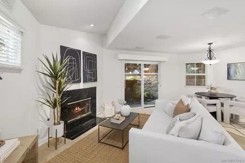 Living - 555 Eaton St #N, Oceanside, CA 92054 photo 3 of 4