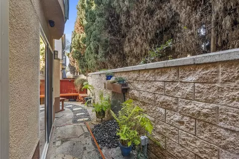 Exterior - 555 Eaton St #N, Oceanside, CA 92054 photo 3 of 9