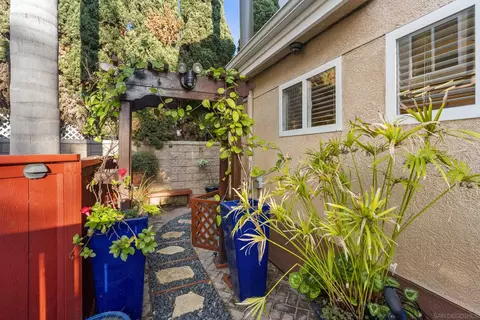 Exterior - 555 Eaton St #N, Oceanside, CA 92054 photo 7 of 9