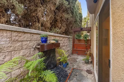Exterior - 555 Eaton St #N, Oceanside, CA 92054 photo 4 of 9