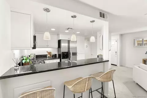 Kitchen - 555 Eaton St #N, Oceanside, CA 92054 photo 1 of 4