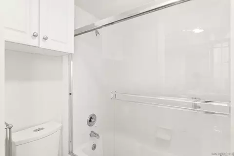 Bath - 555 Eaton St #N, Oceanside, CA 92054 photo 5 of 5