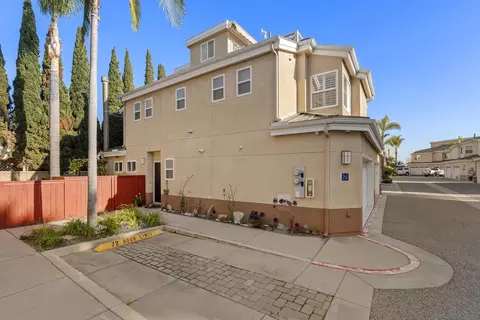 Exterior - 555 Eaton St #N, Oceanside, CA 92054 photo 1 of 9