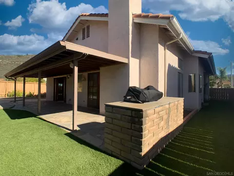 Exterior - 2314 Sawgrass St, El Cajon, CA 92019 photo 7 of 11