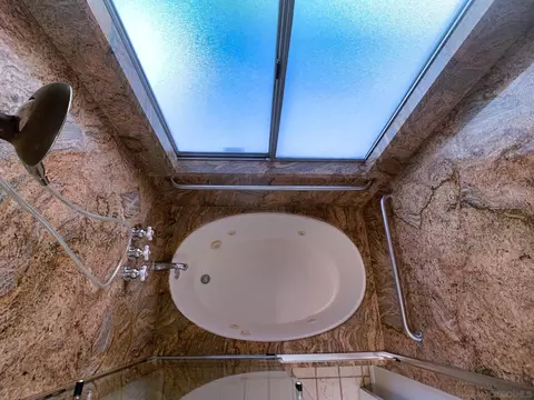 Bath - 2314 Sawgrass St, El Cajon, CA 92019 photo 3 of 4