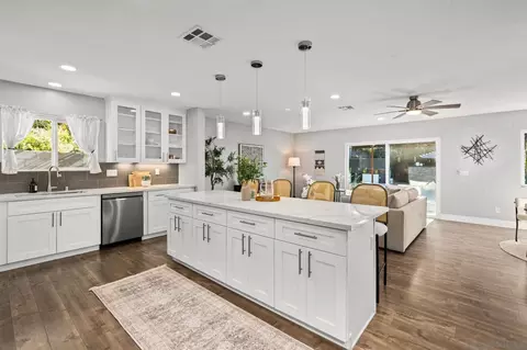 Kitchen - 10059 Estrella Dr, La Mesa, CA 91941 photo 4 of 8
