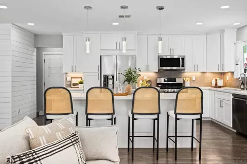 Kitchen - 10059 Estrella Dr, La Mesa, CA 91941 photo 7 of 8