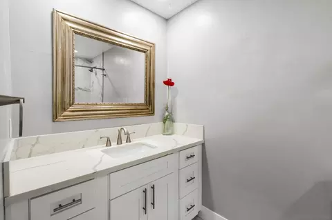 Bath - 10059 Estrella Dr, La Mesa, CA 91941 photo 4 of 7