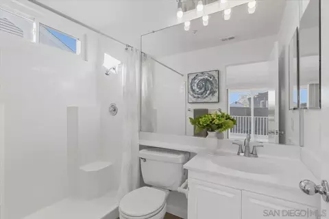 Bath - 8973 Arlingdale Way, Spring Valley, CA 91977 photo 1 of 3