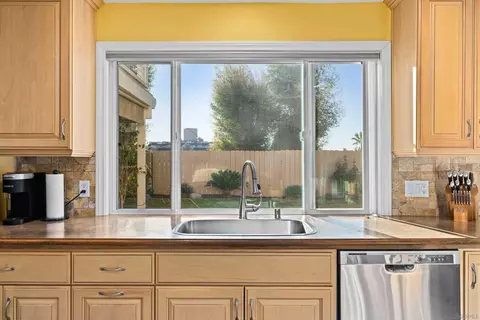 Kitchen - 9464 Telkaif St, Lakeside, CA 92040 photo 4 of 6