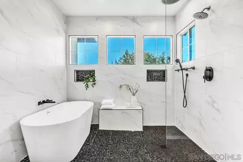 Bath - 1198 Hanover Pl, Alpine, CA 91901 photo 6 of 9