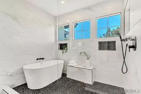 Bath - 1198 Hanover Pl, Alpine, CA 91901 photo 8 of 9