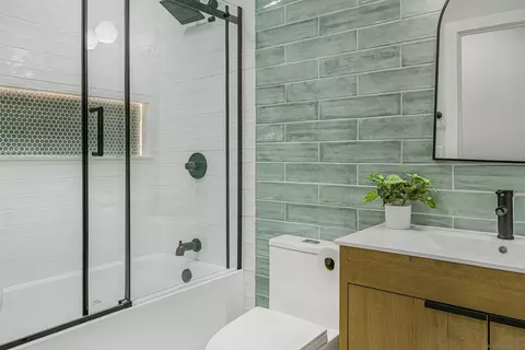 Bath - 4948 Luna Dr, Oceanside, CA 92057 photo 4 of 5