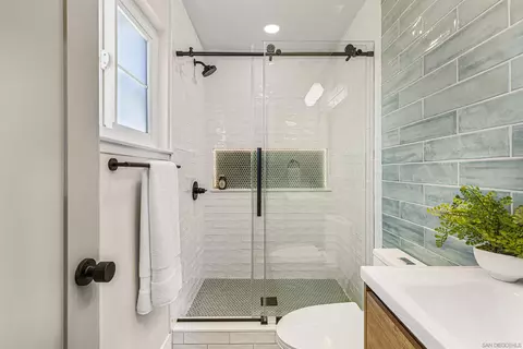Bath - 4948 Luna Dr, Oceanside, CA 92057 photo 2 of 5