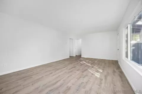 601 Corona Ct, Vista, CA 92081 photo 5