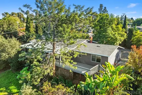 601 Corona Ct, Vista, CA 92081