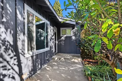 601 Corona Ct, Vista, CA 92081 photo 3
