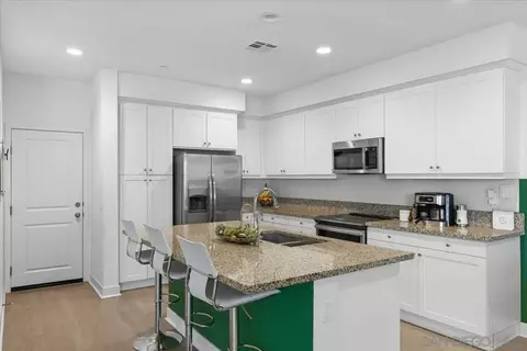 8686 Tobago Ln, Santee, CA 92071