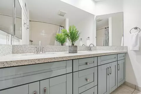 Bath - 13366 Twin Circle Ct, Poway, CA 92064 photo 5 of 5