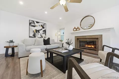 Living - 13366 Twin Circle Ct, Poway, CA 92064 photo 3 of 4