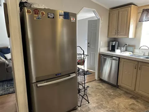 Kitchen - 12044 Royal Rd #76, El Cajon, CA 92021 photo 3 of 4