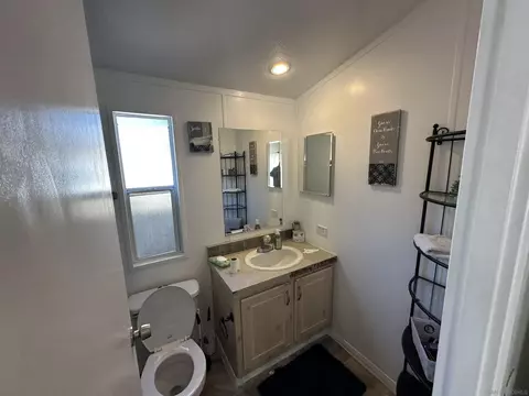 Bath - 12044 Royal Rd #76, El Cajon, CA 92021 photo 2 of 6