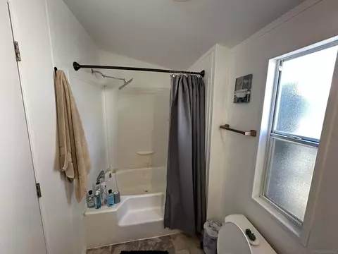 Bath - 12044 Royal Rd #76, El Cajon, CA 92021 photo 3 of 6