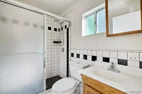 Bath - 9945 Alto Dr, La Mesa, CA 91941 photo 1 of 4
