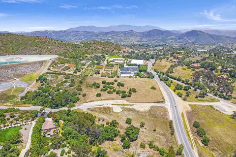 Mission Road, Fallbrook, CA 92028 photo 3