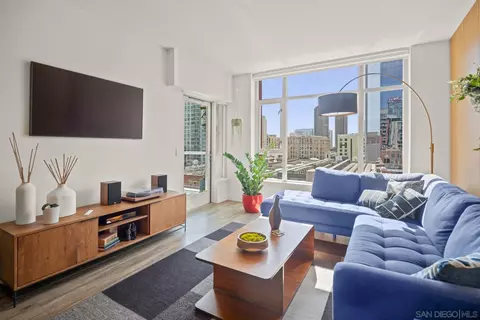 427 9th Ave #704, San Diego, CA 92101