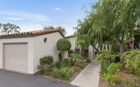 911 Caminito Madrigal #E, Carlsbad, CA 92011 photo 2