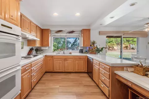 Kitchen - 13003 Corte Susana, Poway, CA 92064 photo 3 of 5